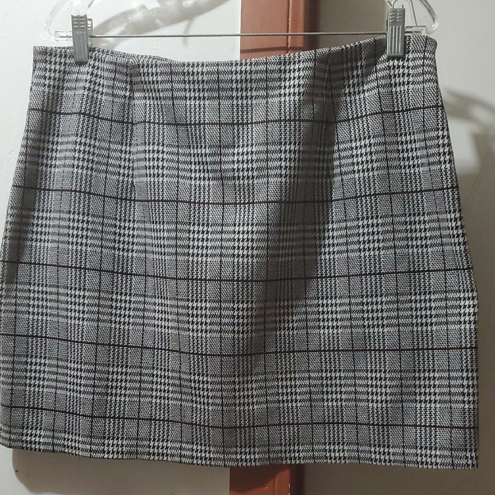 DIVIDED H&M elastic Waist Monochrome Checkered Mini Skirt Size L